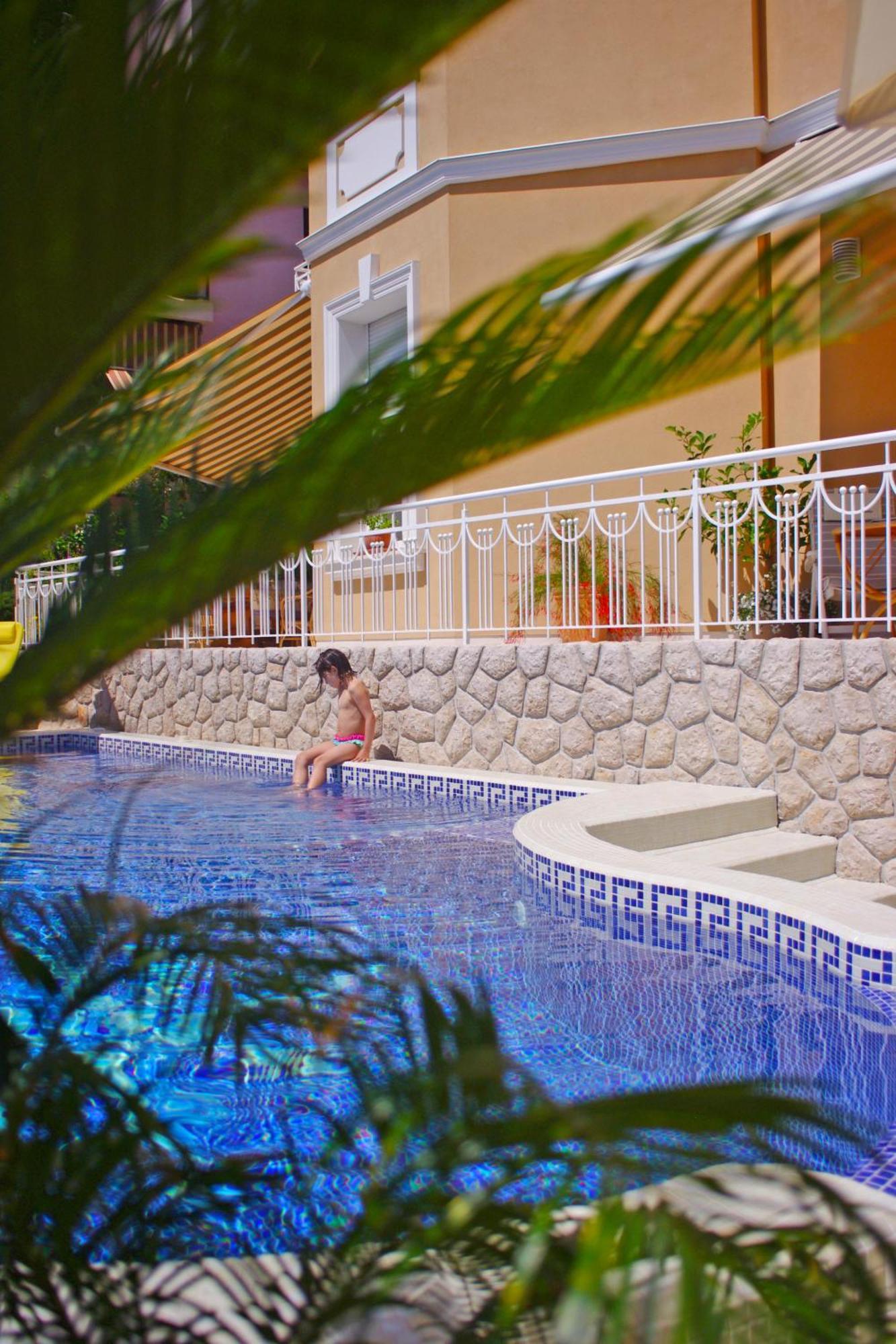 تْسْغيكفانِتْسا Guest House Villa Dagmar - Exclusive المظهر الخارجي الصورة
